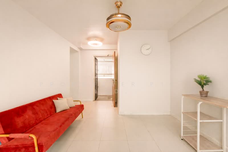 590A Montreal Link HDB Flat For Sale at S$ 328,888 | PropertyGuru Singapore - Living Room