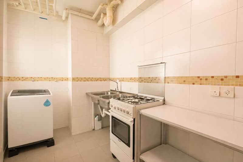 590A Montreal Link HDB Flat For Sale at S$ 328,888 | PropertyGuru Singapore - Kitchen