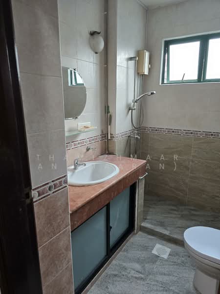 Kovan Esquire, 47 Kovan Road, Room Rental, 300 sqft, Condominium For Rent, by Thamizhmaaran (Maaran), 500062228 - Bathroom - PropertyGuru.com.sg