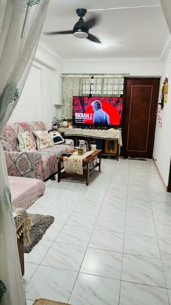 534 Bedok North Street 3 HDB Flat For Sale at S$ 399,000 | PropertyGuru Singapore - Living Room