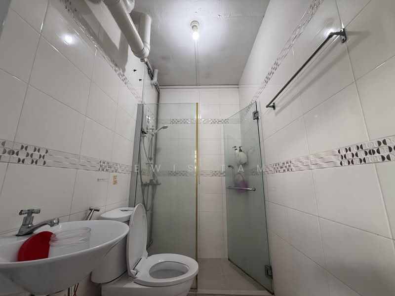 154 Gangsa Road HDB Flat For Sale at S$ 799,999 | PropertyGuru Singapore - Bathroom