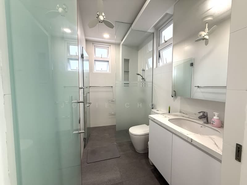 Mayflower Gardens, Mayflower Drive, Room Rental, 200 sqft, Semi-Detached House For Rent, by Jovie Chong, 500062262 - Bathroom - PropertyGuru.com.sg