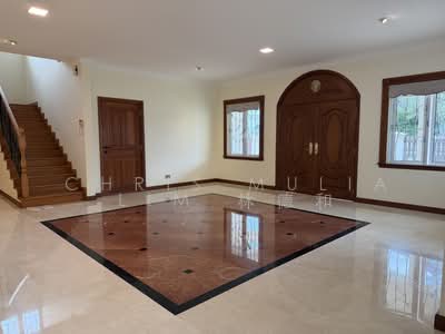 For Rent - Coldstream Avenue