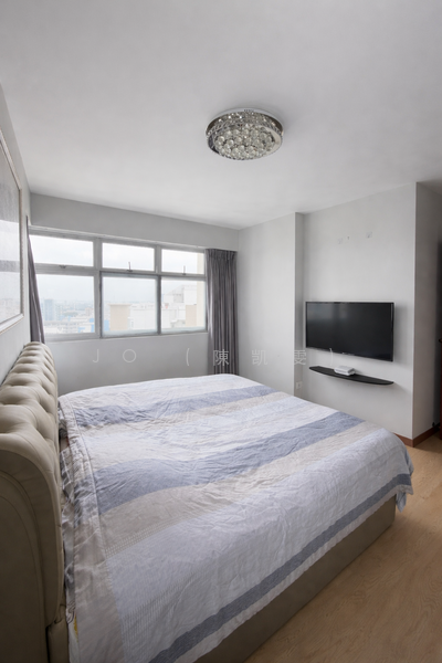 293C Bukit Batok Street 21 HDB Flat For Sale at S$ 849,999 | PropertyGuru Singapore - Bedroom