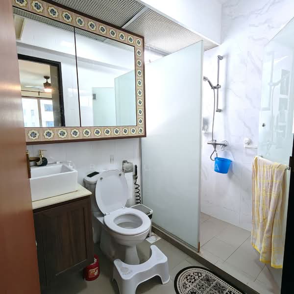 18C Circuit Road HDB Flat For Sale at S$ 1,120,000 | PropertyGuru Singapore - Master Bathroom
