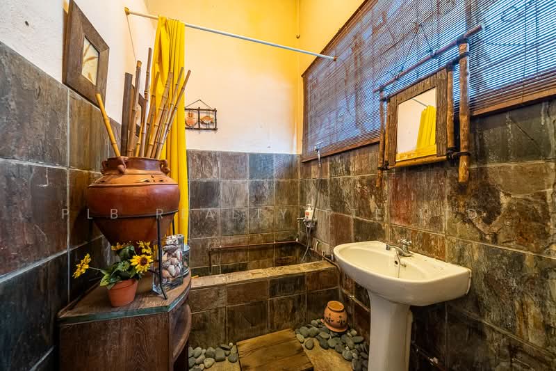 Emerald Hill Conservation Area Terraced House For Sale at S$ 11,800,000 | PropertyGuru Singapore - Bathroom