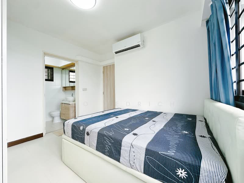 499A Tampines Avenue 9 HDB Flat For Sale at S$ 580,000 | PropertyGuru Singapore - Bedroom