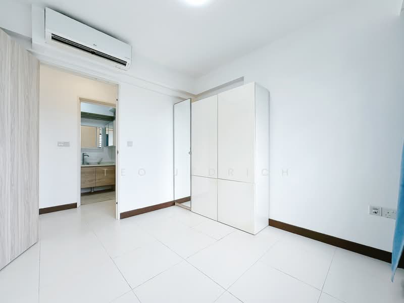 499A Tampines Avenue 9 HDB Flat For Sale at S$ 580,000 | PropertyGuru Singapore - Bathroom