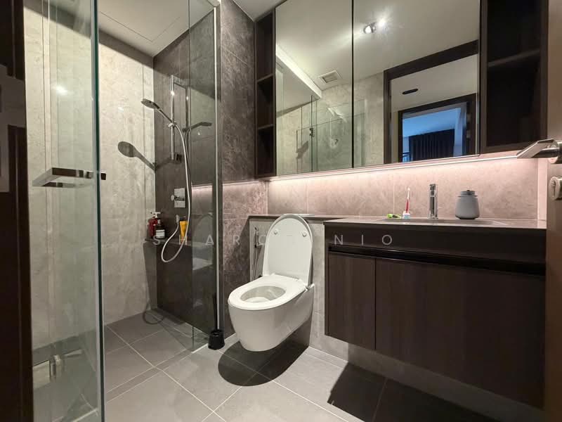 Tembusu Grand, , 2 Bedrooms, 743 sqft, Condominium For Sale, by Sharon Nio, 500062349 - Bathroom - PropertyGuru.com.sg
