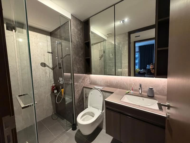 Tembusu Grand, , 2 Bedrooms, 743 sqft, Condominium For Sale, by Sharon Nio, 500062349 - Bathroom - PropertyGuru.com.sg