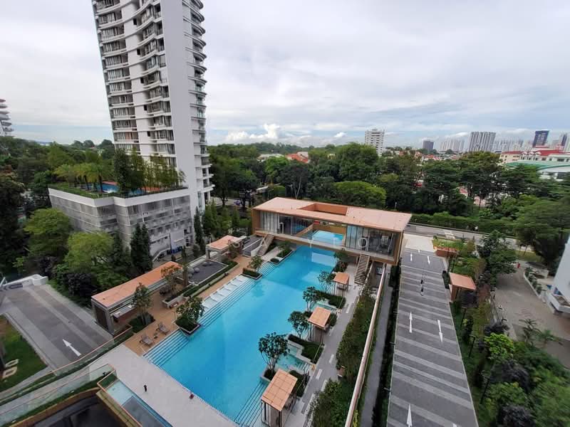 Perfect Ten Condominium For Sale at S$ 2,500,000 | PropertyGuru Singapore - Pool