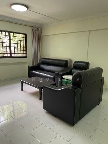 552 Jurong West Street 42, 552 Jurong West Street 42, 2 Bedrooms, 1,500 sqft, HDB Flat For Rent, by Thng Lisa, 500062366 - Living Room - PropertyGuru.com.sg