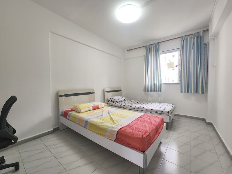 329 Serangoon Avenue 3 HDB Flat For Sale at S$ 638,000 | PropertyGuru Singapore - Bedroom