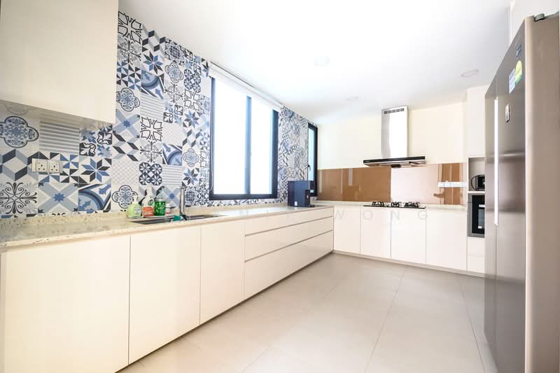 Mandarin Gardens Condominium For Sale at S$ 2,380,000 | PropertyGuru Singapore - Kitchen