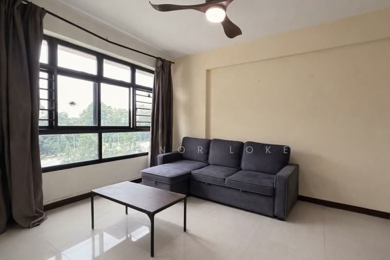 509A Yishun Avenue 4 HDB Flat For Sale at S$ 640,000 | PropertyGuru Singapore - Living Room