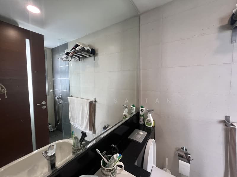Centra Heights, 455 Sims Avenue, 1 Bedroom, 431 sqft, Condominium For Rent, by Vanessa Tan, 500062385 - Bathroom - PropertyGuru.com.sg