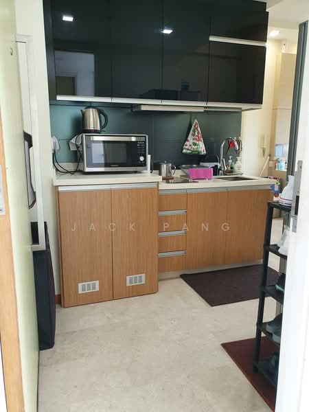 Newton Edge Condominium For Sale at S$ 1,200,000 | PropertyGuru Singapore - Kitchen