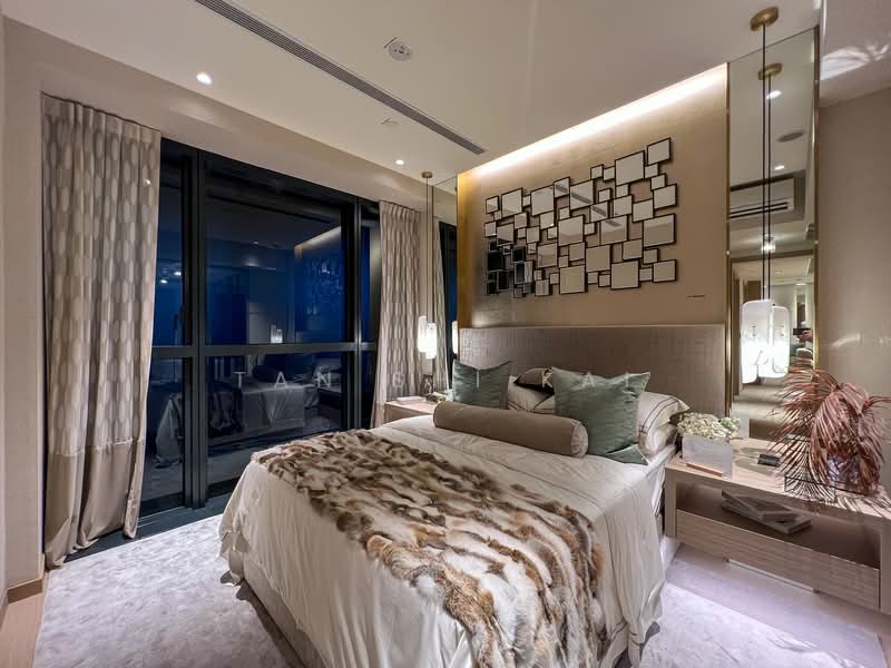 Newly Renovated Brand New Freehold Unit Selling Cheap in D15! Condominium For Sale at S$ 3,898,000 | PropertyGuru Singapore - Master Bedroom