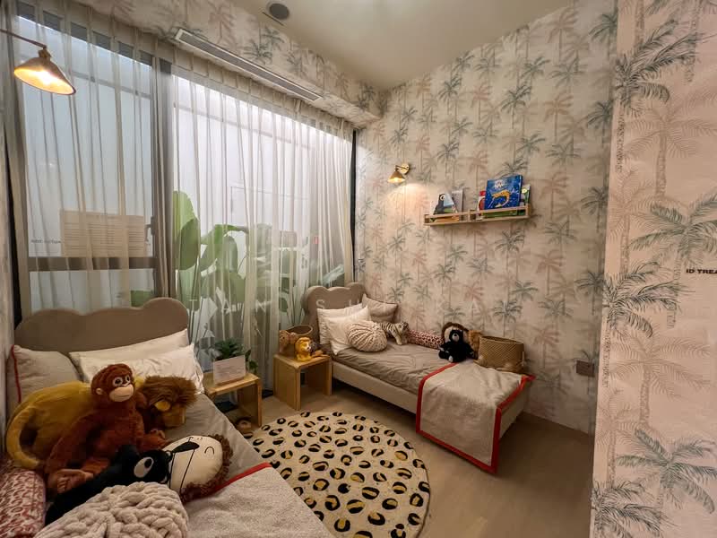 Newly Renovated Brand New Freehold Unit Selling Cheap in D15! Condominium For Sale at S$ 3,898,000 | PropertyGuru Singapore - Common Bedroom