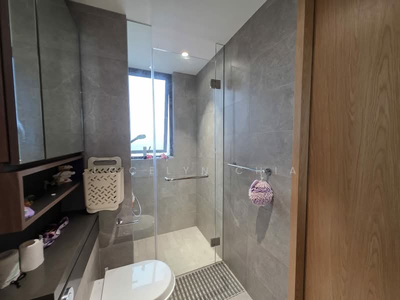 Midwood Condominium For Sale at S$ 2,700,000 | PropertyGuru Singapore - Bathroom