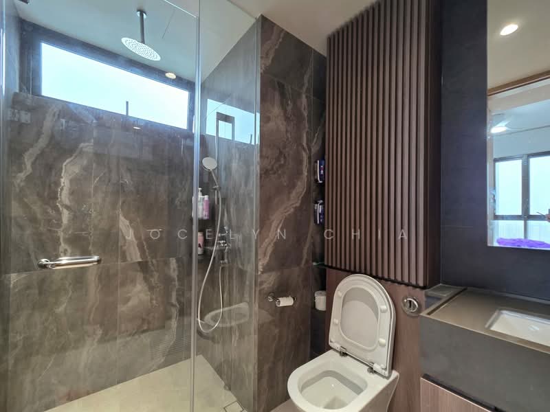 Midwood Condominium For Sale at S$ 2,700,000 | PropertyGuru Singapore - Bathroom