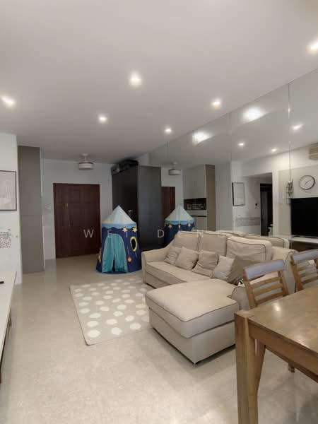 Cavendish Park, 20 Pine Grove, 2 Bedrooms, 926 sqft, Condominium For Sale, by WEI DENG, 500062416 - Living Room - PropertyGuru.com.sg