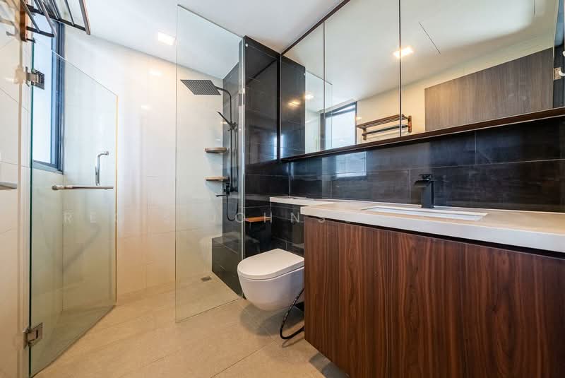 Gem Residences Condominium For Sale at S$ 2,488,000 | PropertyGuru Singapore - Master Bathroom