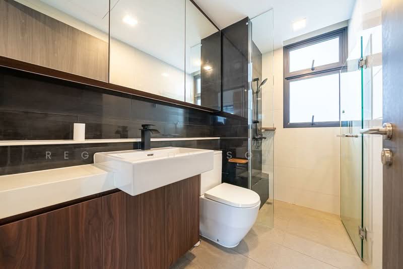 Gem Residences Condominium For Sale at S$ 2,488,000 | PropertyGuru Singapore - Common Bathroom
