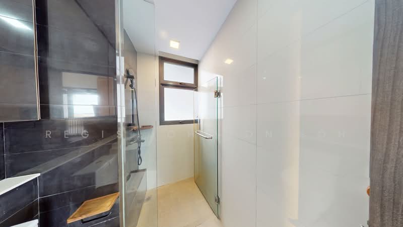 Gem Residences, 1 Lorong 5 Toa Payoh, 3 Bedrooms, 1,055 sqft, Condominium For Sale, by Regis Johnson Soh, 500062417 - Common Bathroom - PropertyGuru.com.sg