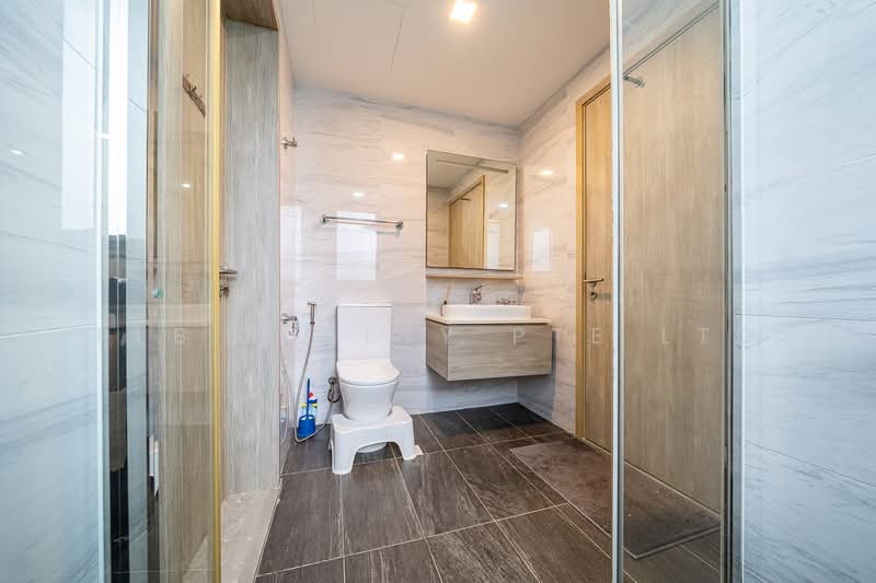 The Alps Residences Condominium For Sale at S$ 2,300,000 | PropertyGuru Singapore - Bathroom