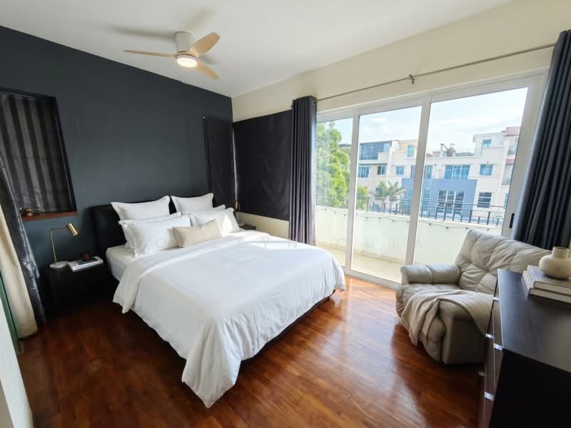 The Springside, Springside Walk, 5 Bedrooms, 3,500 sqft, Corner Terrace For Sale, by Jocelyn Chia, 500062422 - Master bedroom - PropertyGuru.com.sg