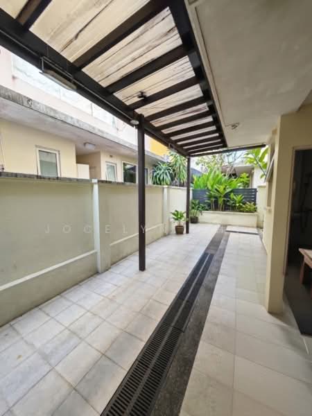 The Springside, Springside Walk, 5 Bedrooms, 3,500 sqft, Corner Terrace For Sale, by Jocelyn Chia, 500062422 - Exterior - PropertyGuru.com.sg