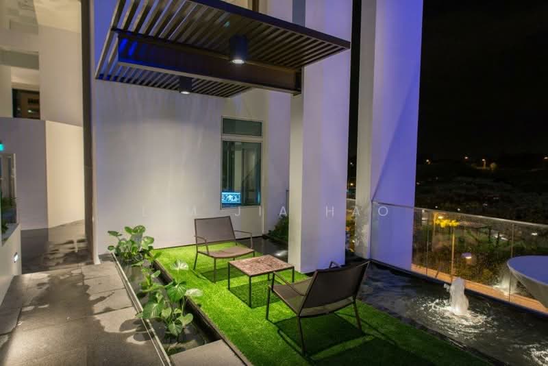 The line @ tanjong rhu Condominium For Sale at S$ 3,038,000 | PropertyGuru Singapore - Balcony