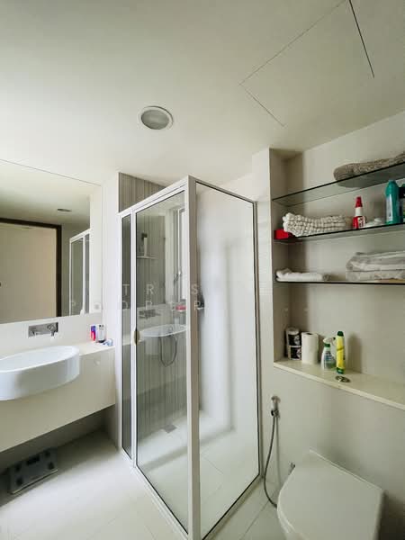 The Wharf Residence, 15 Tong Watt Road, 2 Bedrooms, 1,044 sqft, Condominium For Rent, by EDWIN YIP, 500062430 - Bathroom - PropertyGuru.com.sg