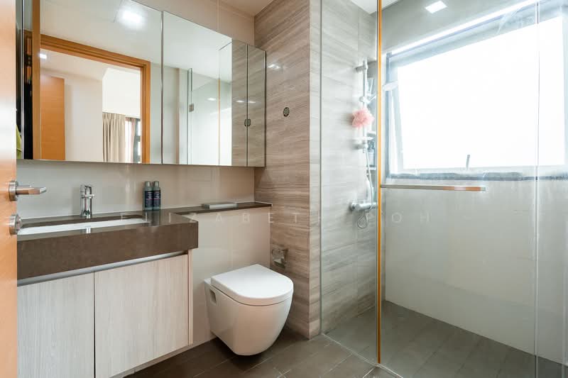 Hedges Park Condominium Condominium For Sale at S$ 1,000,000 | PropertyGuru Singapore - Bathroom