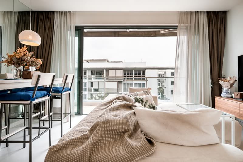 Hedges Park Condominium Condominium For Sale at S$ 1,000,000 | PropertyGuru Singapore - Living Room