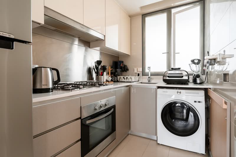 Hedges Park Condominium Condominium For Sale at S$ 1,000,000 | PropertyGuru Singapore - Kitchen