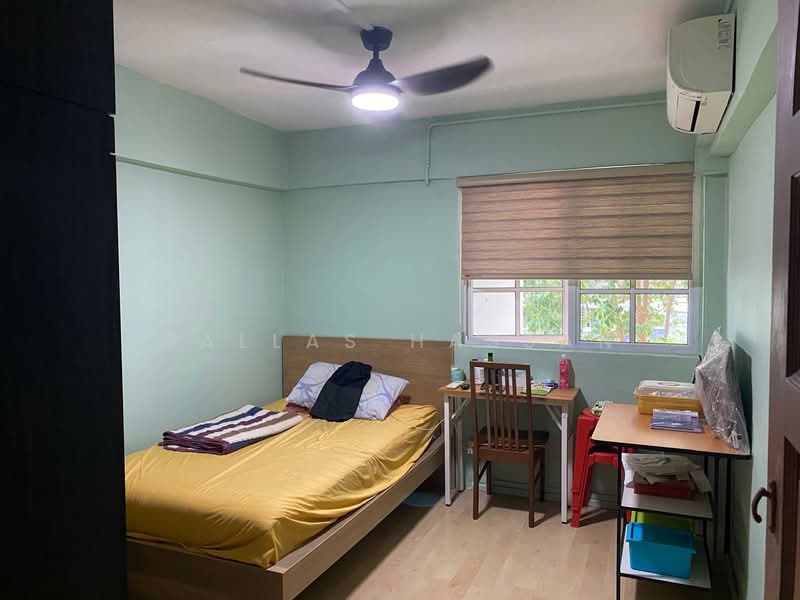 126 Bukit Batok Central HDB Flat For Sale at S$ 520,000 | PropertyGuru Singapore - Bedroom