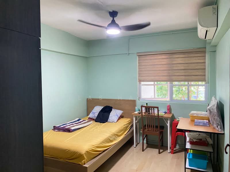 126 Bukit Batok Central HDB Flat For Sale at S$ 520,000 | PropertyGuru Singapore - Bedroom