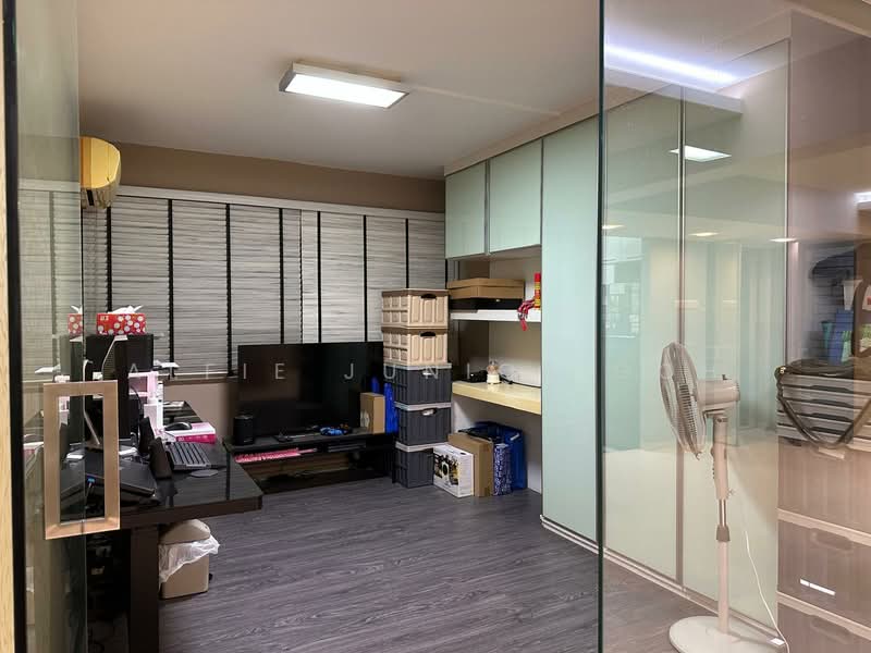 716 Ang Mo Kio Avenue 6 HDB Flat For Sale at S$ 890,000 | PropertyGuru Singapore - Study