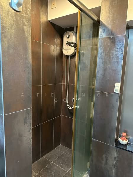 716 Ang Mo Kio Avenue 6 HDB Flat For Sale at S$ 890,000 | PropertyGuru Singapore - Bathroom