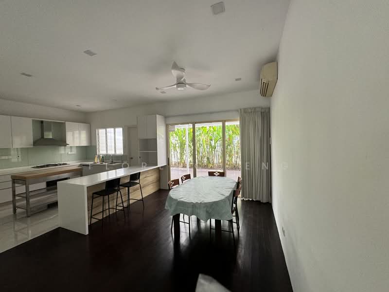 Excellent Location !! Cosy Terrace @ Lasia Avenue, , 4 Bedrooms, 2,500 sqft, Terraced House For Rent, by Florence Eng, 500062448 - Kitchen - PropertyGuru.com.sg