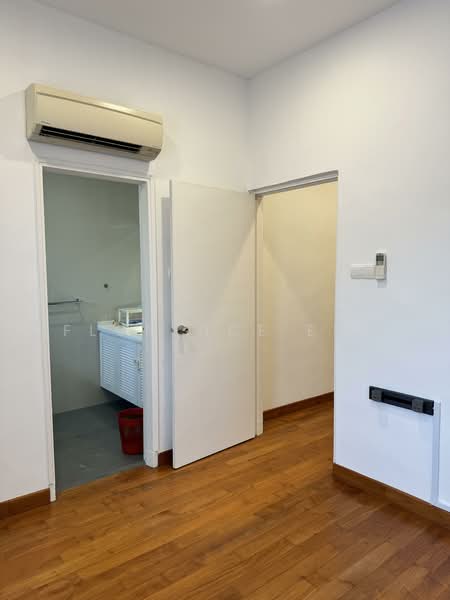 Excellent Location !! Cosy Terrace @ Lasia Avenue, , 4 Bedrooms, 2,500 sqft, Terraced House For Rent, by Florence Eng, 500062448 - Interior - PropertyGuru.com.sg