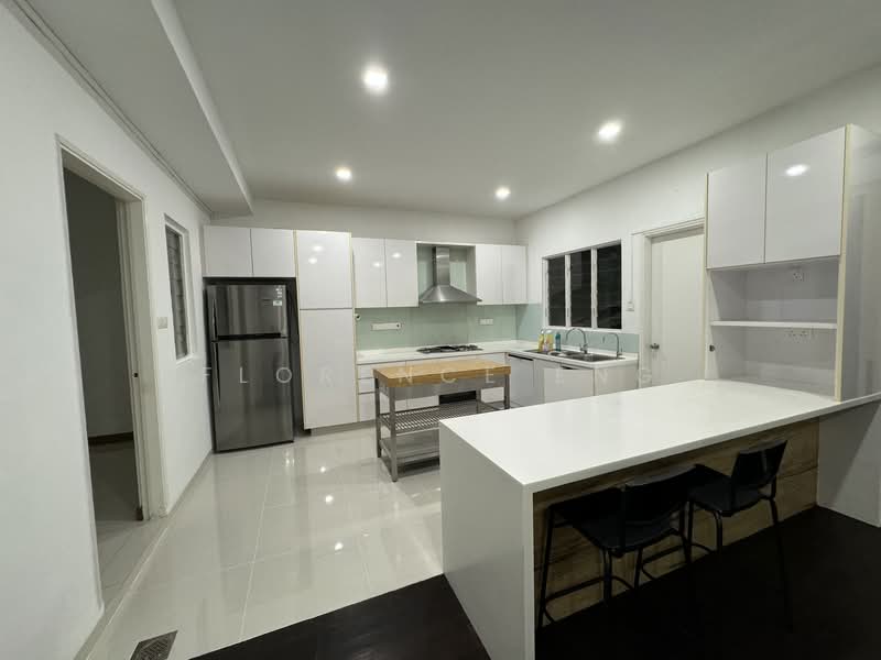 Excellent Location !! Cosy Terrace @ Lasia Avenue, , 4 Bedrooms, 2,500 sqft, Terraced House For Rent, by Florence Eng, 500062448 - Kitchen - PropertyGuru.com.sg