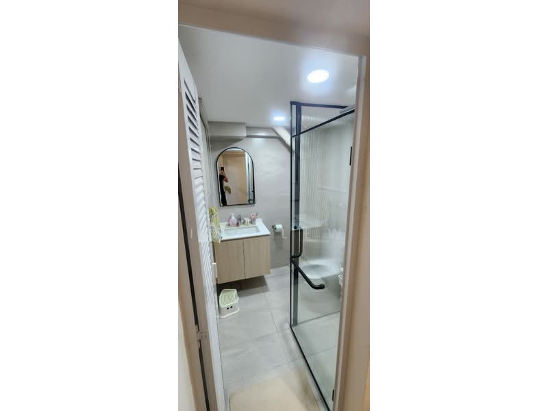 Ivory Heights Condominium For Sale at S$ 2,080,000 | PropertyGuru Singapore - Bathroom