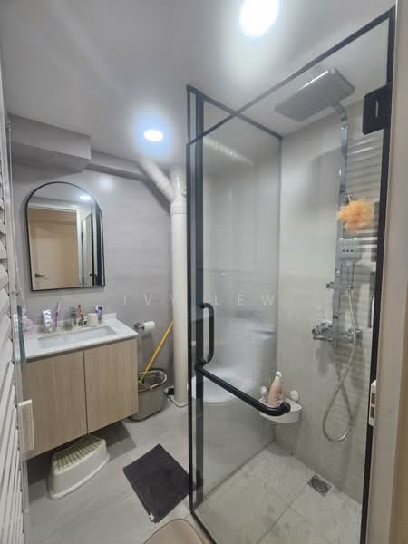Ivory Heights, Jurong East Street 13, 3 Bedrooms, 1,701 sqft, Condominium For Sale, by Ivy Lew, 500062456 - Bathroom - PropertyGuru.com.sg