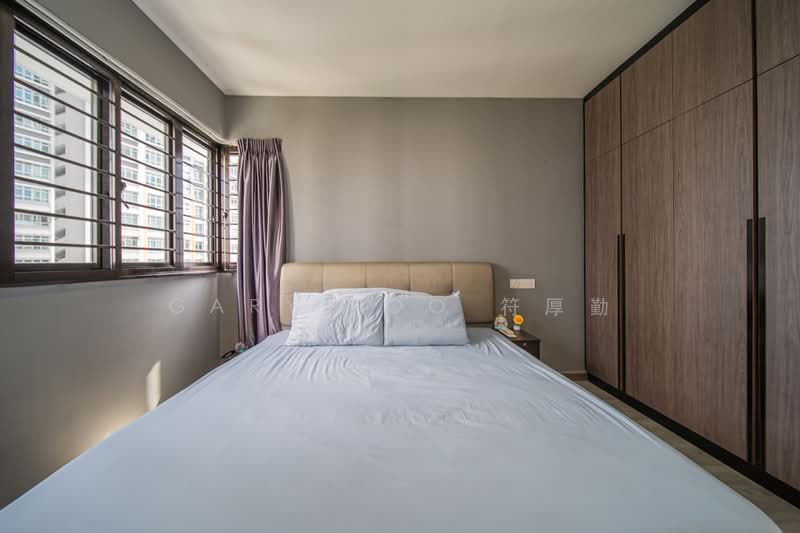 29 Ghim Moh Link HDB Flat For Sale at S$ 1,080,000 | PropertyGuru Singapore - Master Bedroom