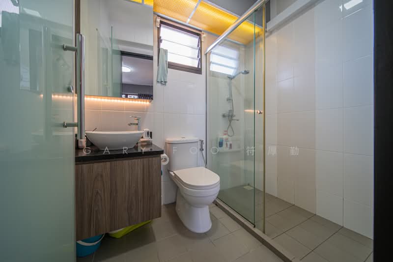 29 Ghim Moh Link HDB Flat For Sale at S$ 1,080,000 | PropertyGuru Singapore - Master Bathroom