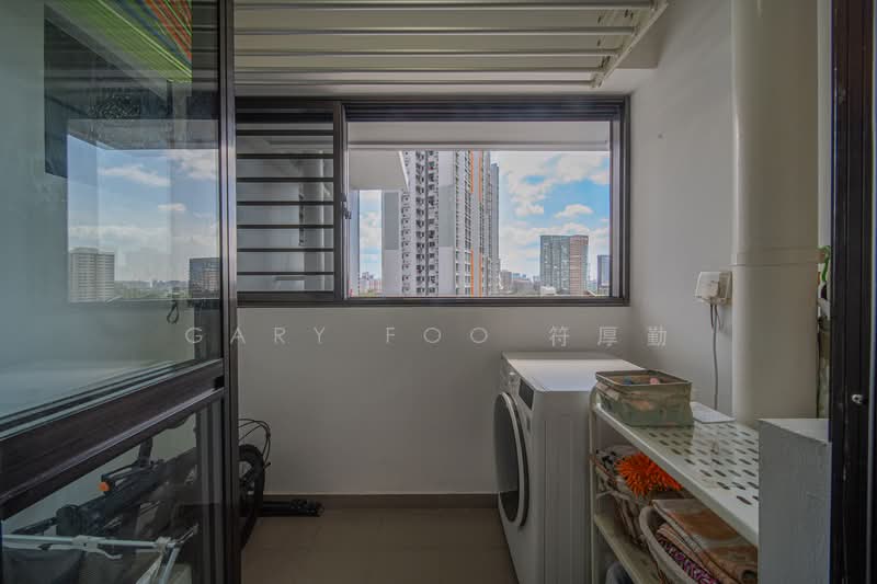 29 Ghim Moh Link HDB Flat For Sale at S$ 1,080,000 | PropertyGuru Singapore - Service Yard