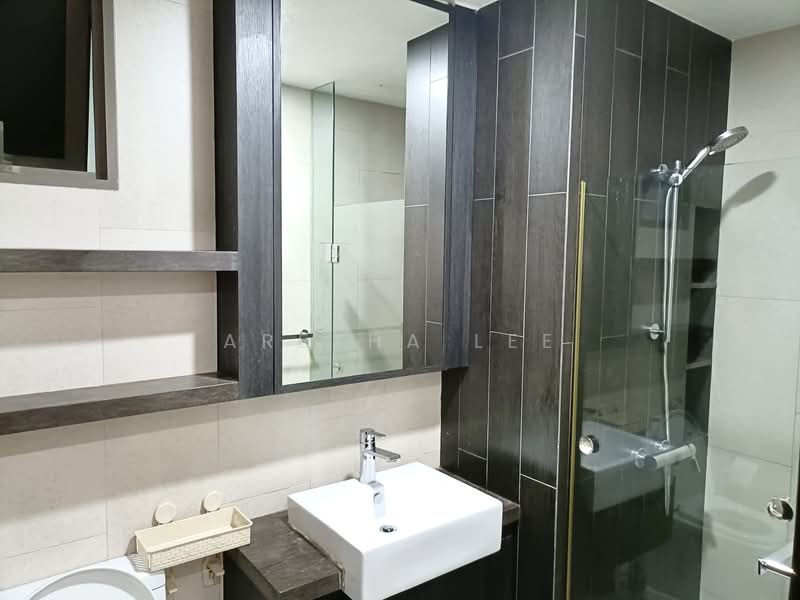 The Inflora, 51 Flora Drive, 3 Bedrooms, 1,033 sqft, Condominium For Rent, by Aretha Lee, 500062477 - Bathroom - PropertyGuru.com.sg